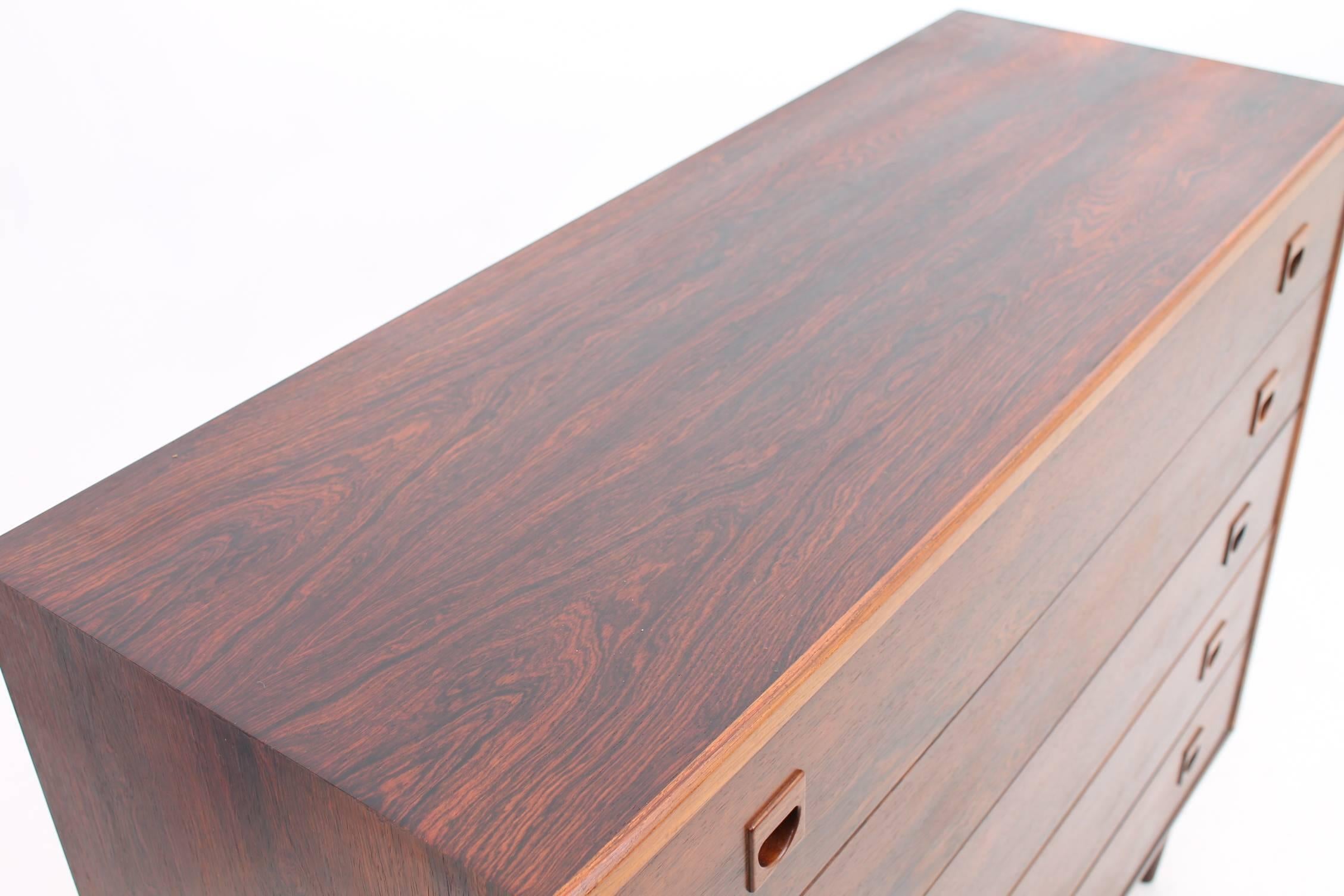 Scandinavian Modern Rosewood Chest of Drawers by Brouer Møbelfabrik - Large Size For Sale