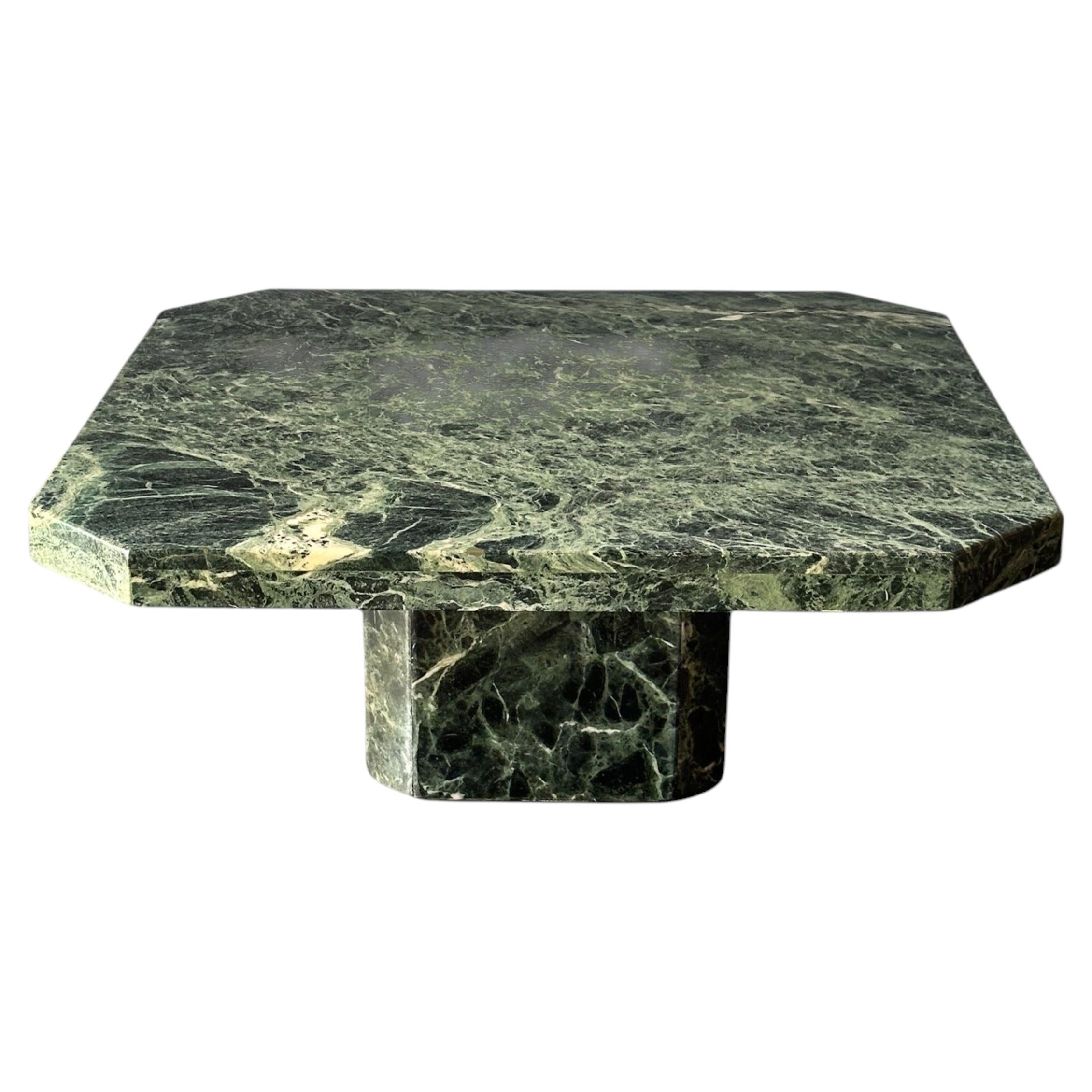 Mesa de centro de mármol Verde Alpi, Italia, década de los 70