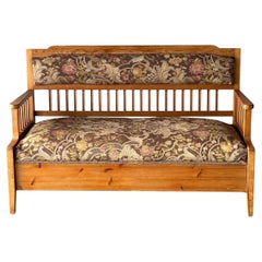 Antique 19th Century Central Europe Pine Bench Fold-Out Daybed With Storage