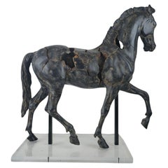 Grande scultura “Il cavallo di Monti” in resina sintetica, XXI secolo