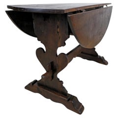 Italian Walnut Drop-Leaf Oval Dining Table, Renaissance, c. 1700