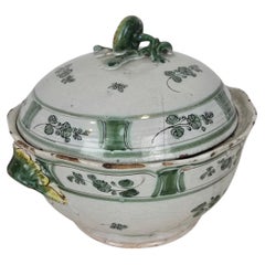 Covered Majolica Tureen with Fruit Finial, Cerreto / Naples, circa 1780