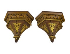 Coppia di consolle da parete in stile neogotico, finitura marrone-oro, 1850 circa