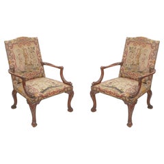 Paire de fauteuils Gainsborough en acajou sculpté, début du XIXe siècle