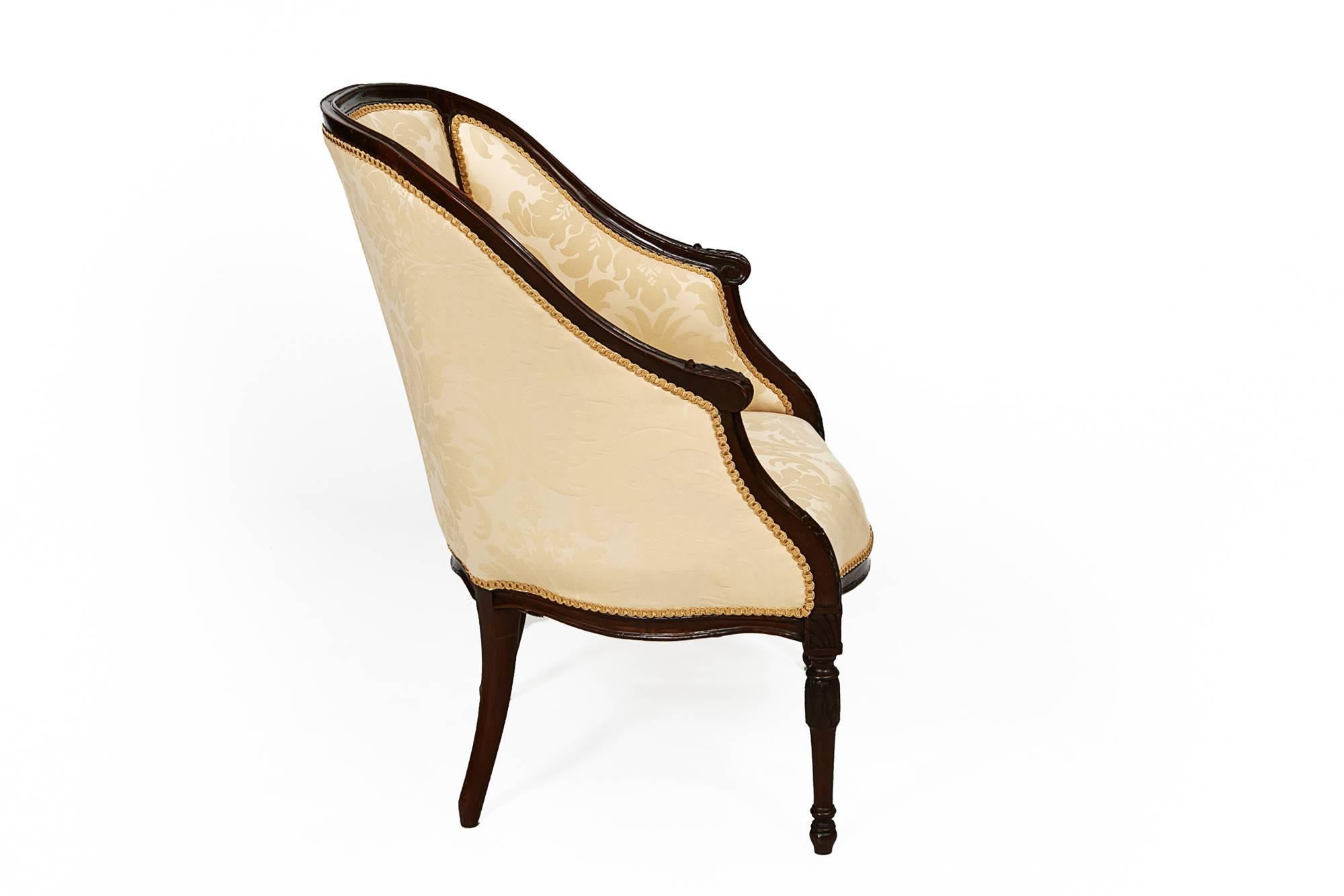 Irish 19th Century George III Mahogany Hepplewhite Tub Chair For Sale