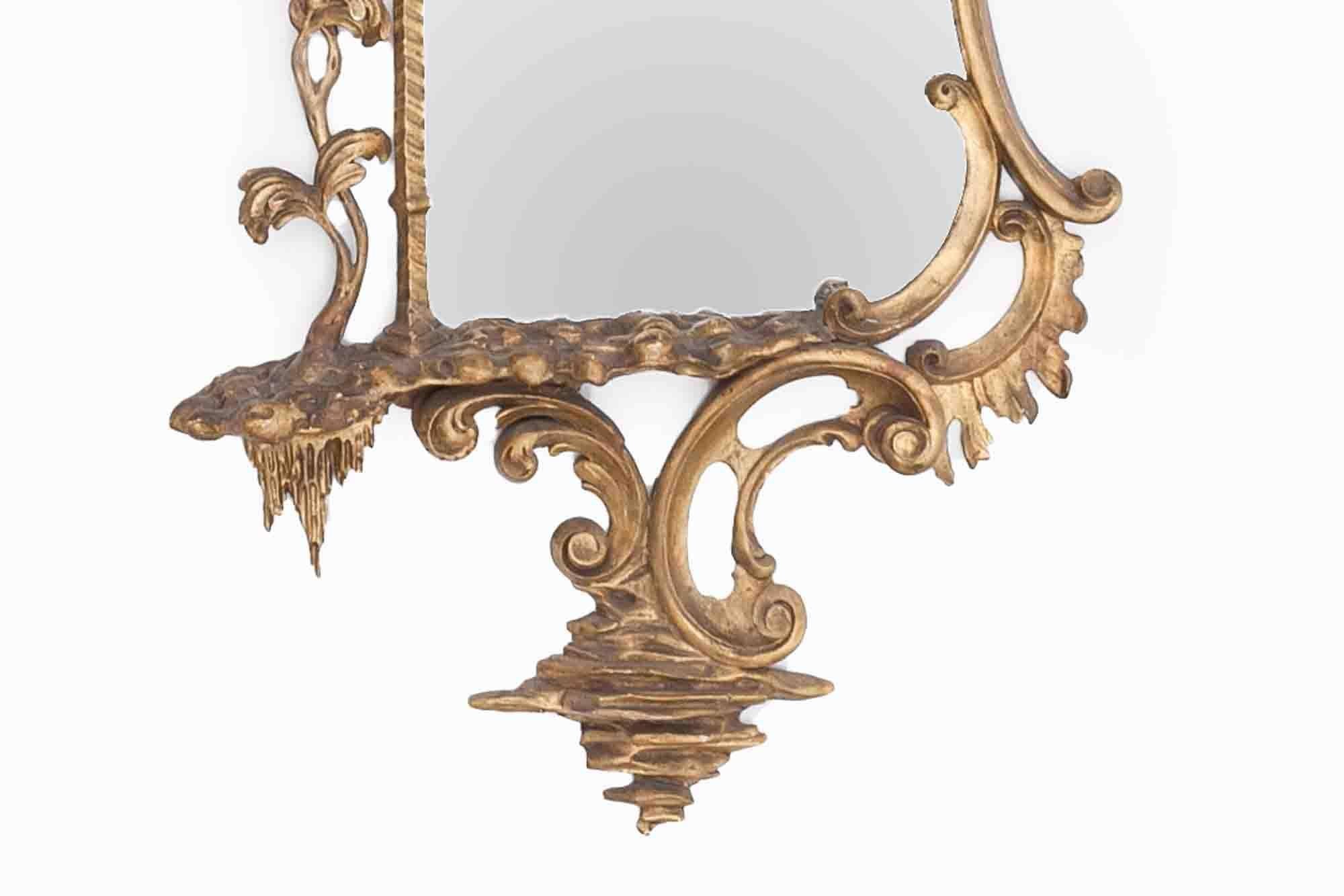 18th Century Carved Giltwood Mirror In Excellent Condition For Sale In Dublin 8, IE