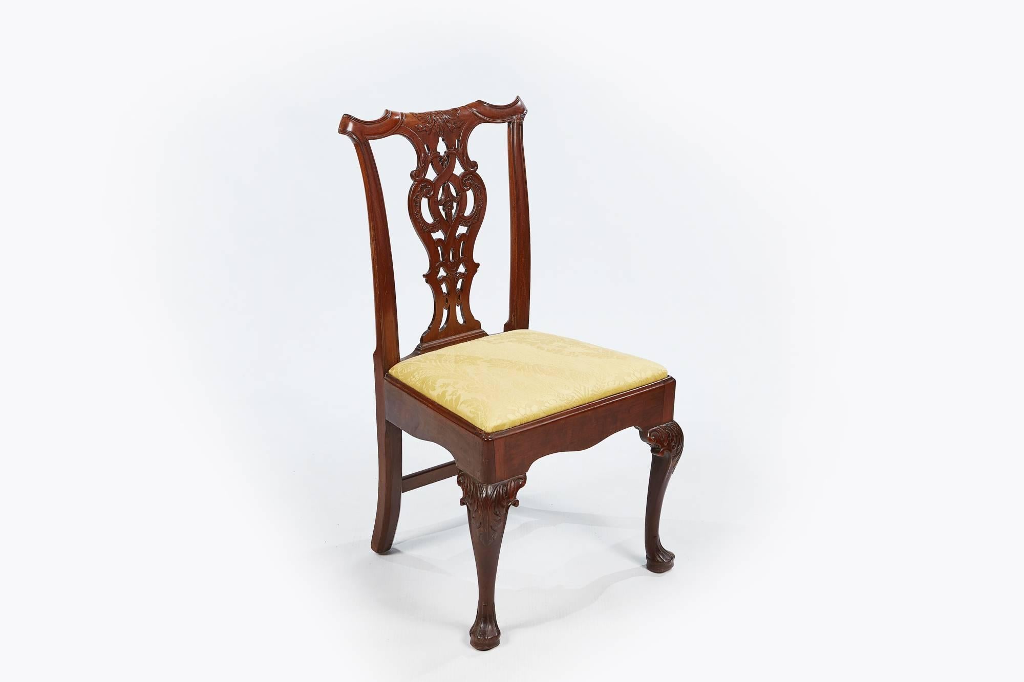 Satz von acht Esszimmerstühlen im Chippendale-Stil aus dem 19. Jahrhundert im Zustand „Hervorragend“ im Angebot in Dublin 8, IE