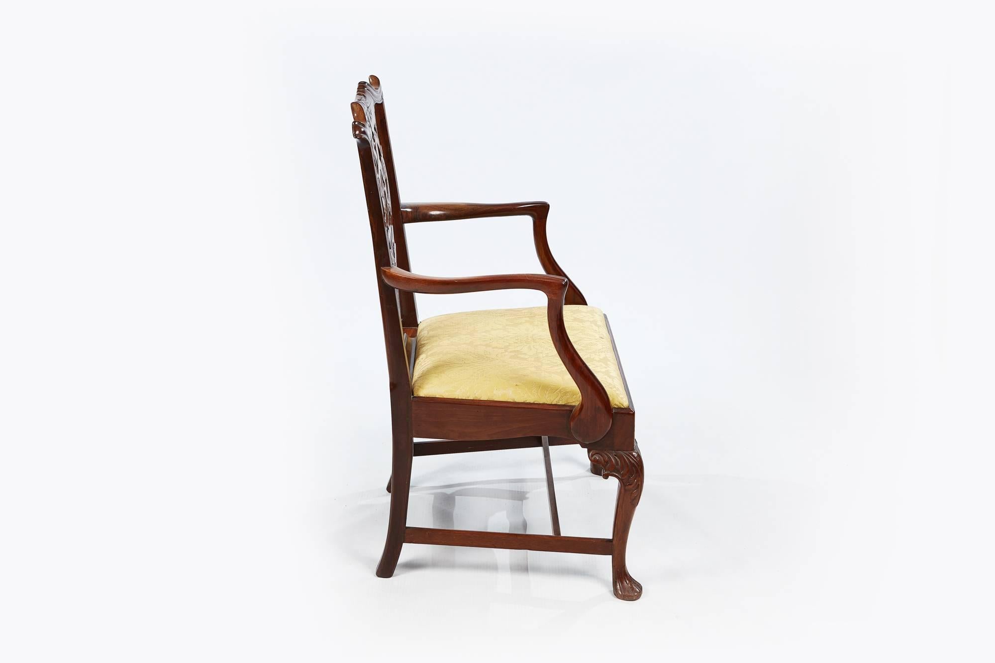 Satz von acht Esszimmerstühlen im Chippendale-Stil aus dem 19. Jahrhundert im Angebot 2