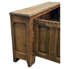 Fein verziertes Sideboard aus Kastanienholz aus dem 18. Jahrhundert