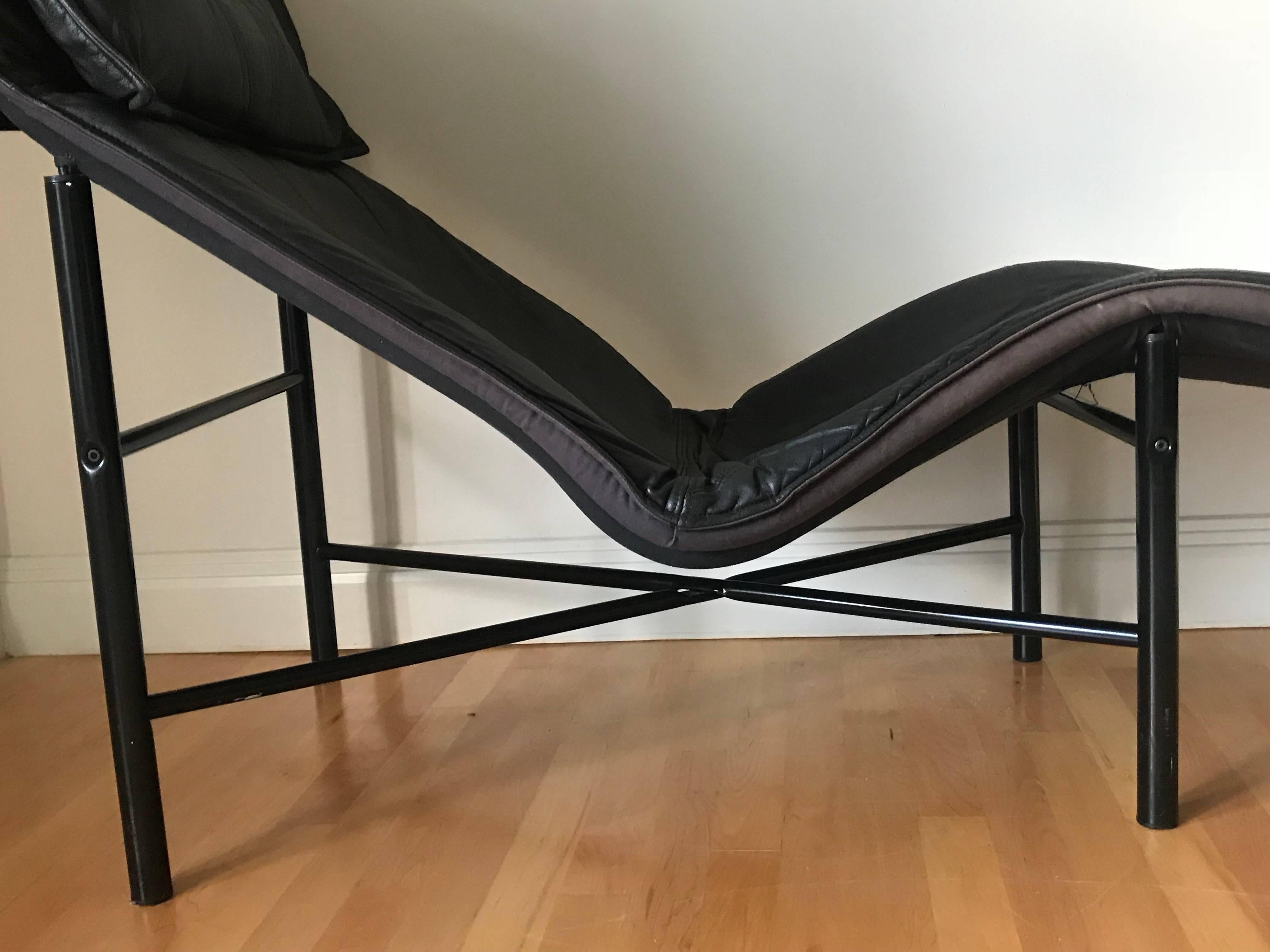 Mid-Century Modern Post Modern Tord Björklund “Skye” Chaise Lounge for Ikea, Sweden, circa 1980s For Sale