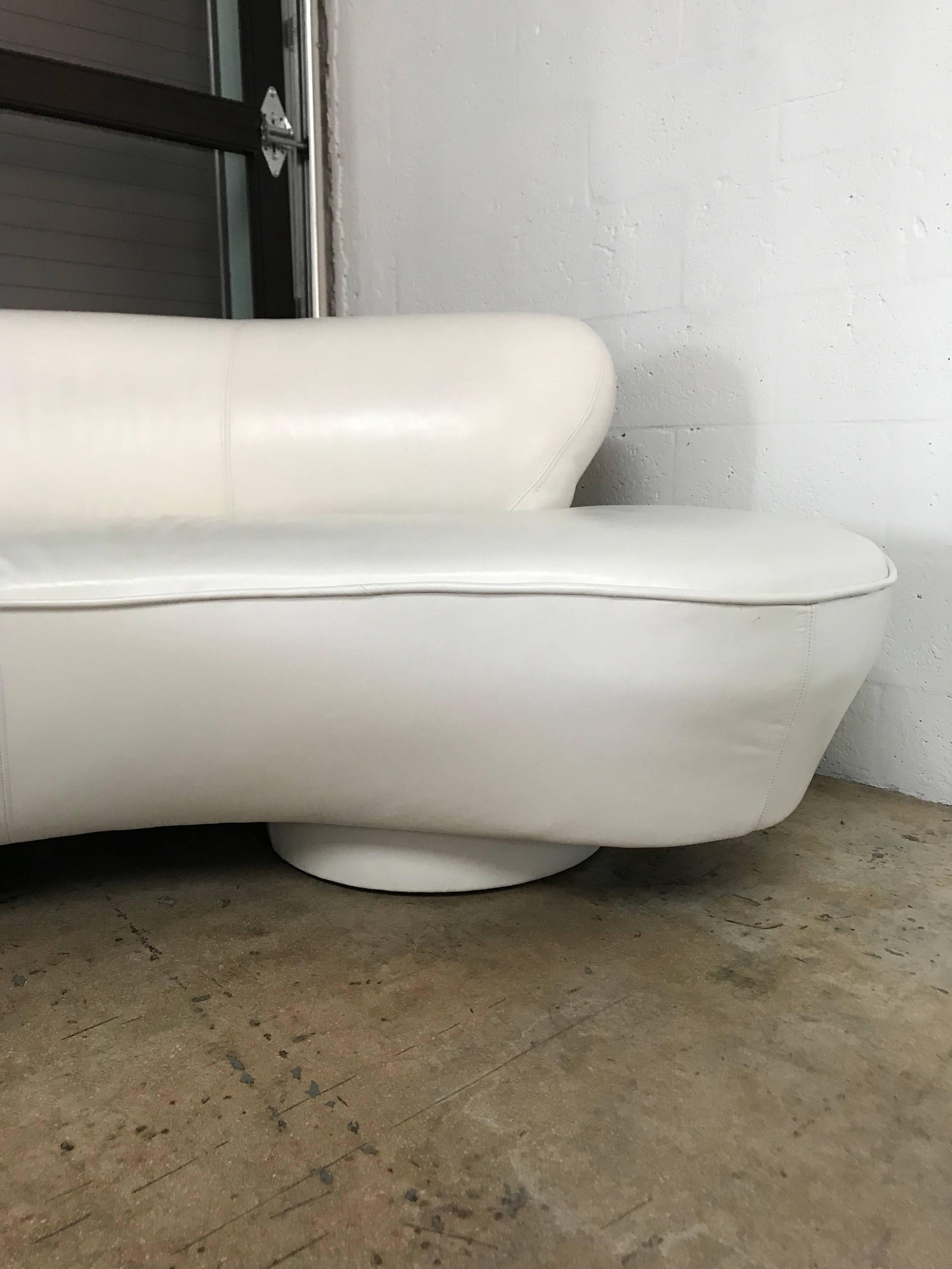 Vladimir Kagan Serpentine Sofa in Original White Leather for Directional 2