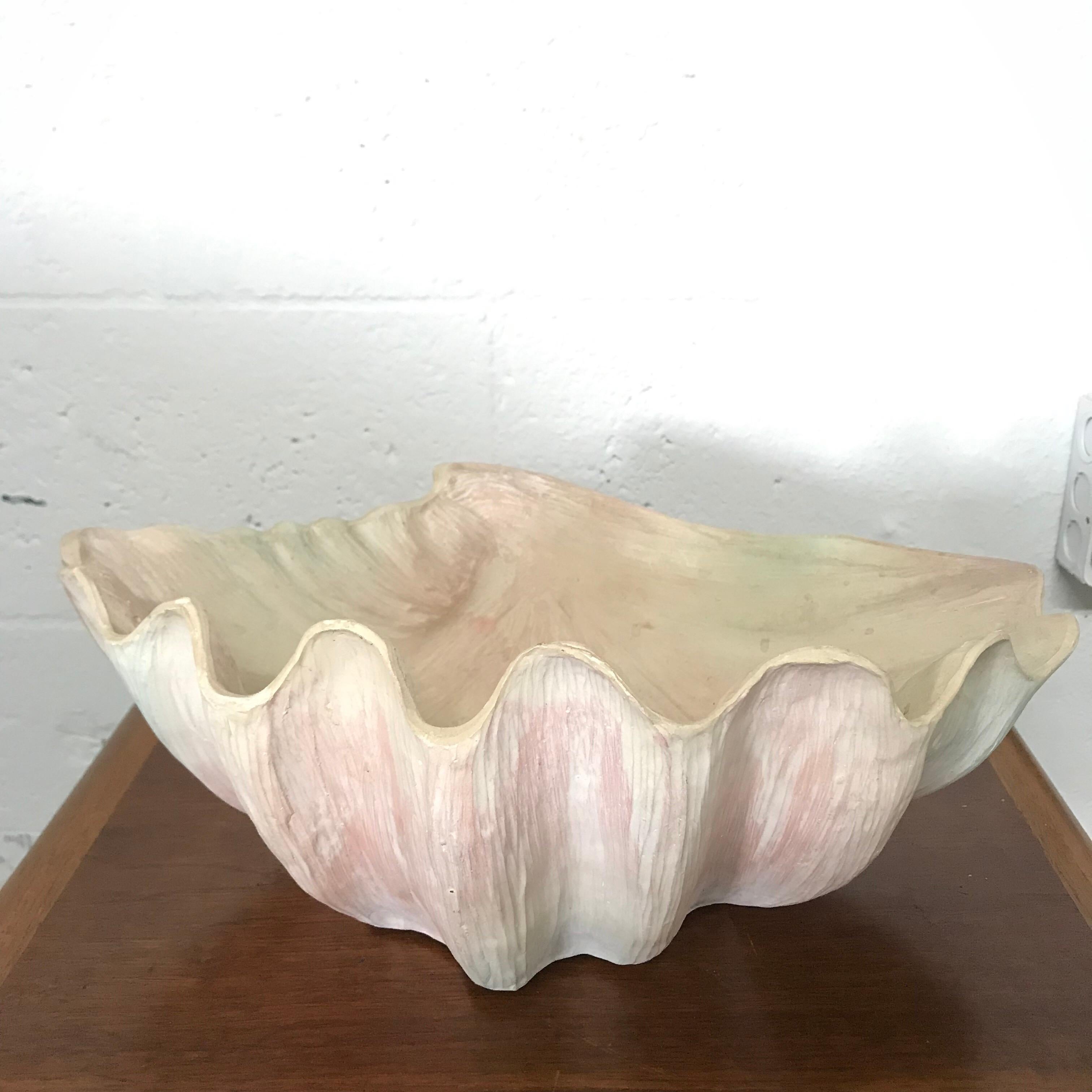 Hand Carved Organic Modern Wood Shell Bowl (Postmoderne)