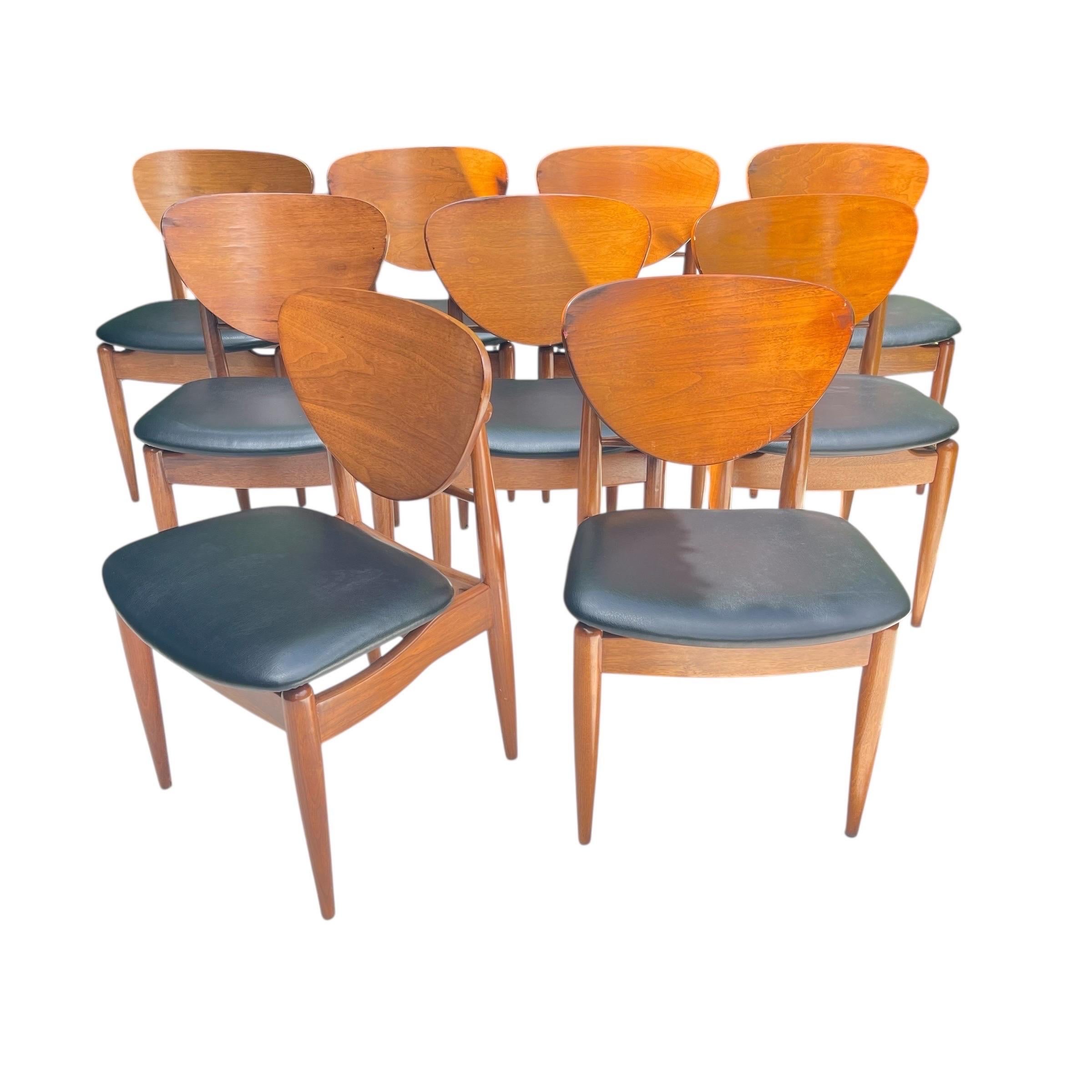 Set of 14 Finn Juhl Attributed Mid Century Walnut Dining Chairs, Denmark, 1950s For Sale 4