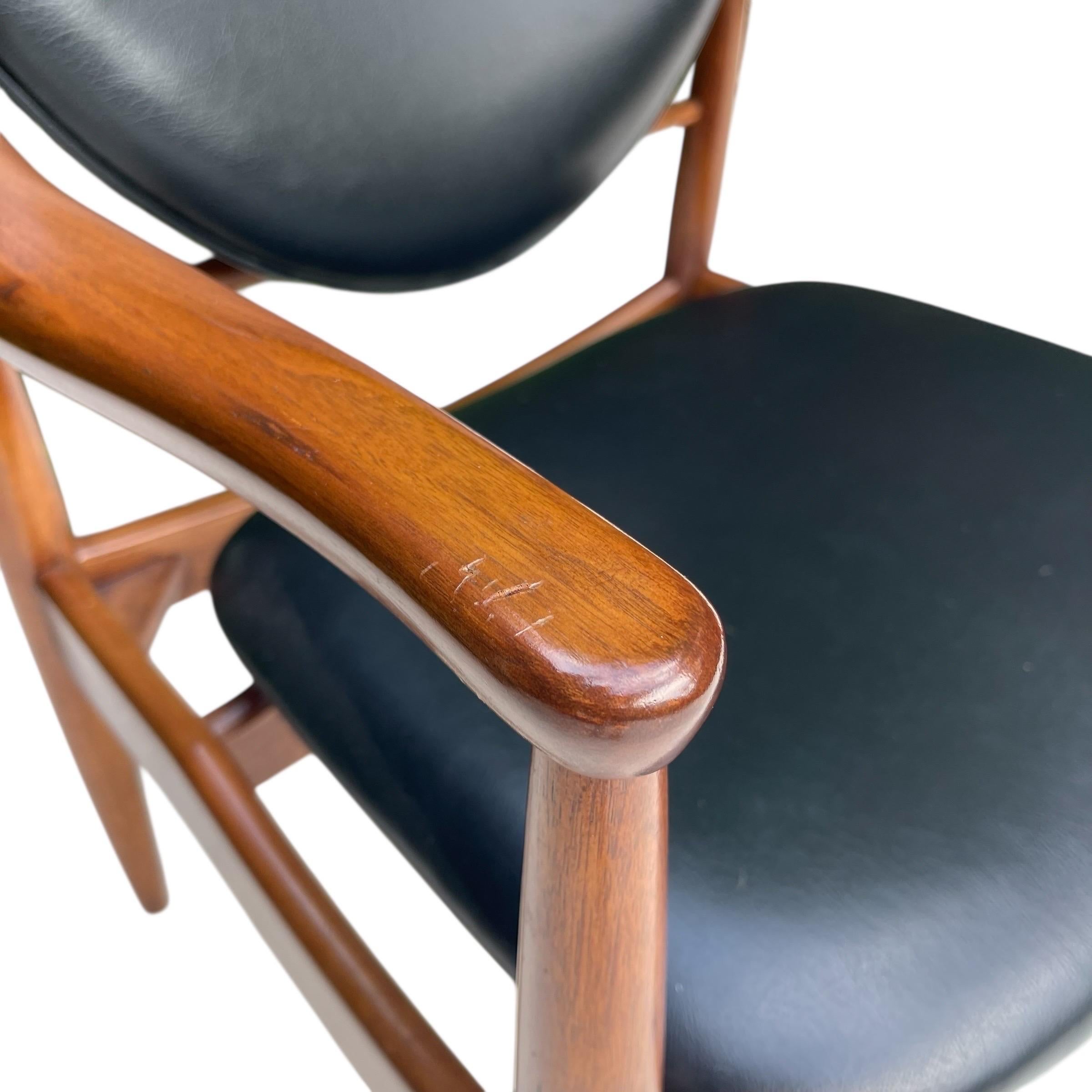 Set of 14 Finn Juhl Attributed Mid Century Walnut Dining Chairs, Denmark, 1950s For Sale 11