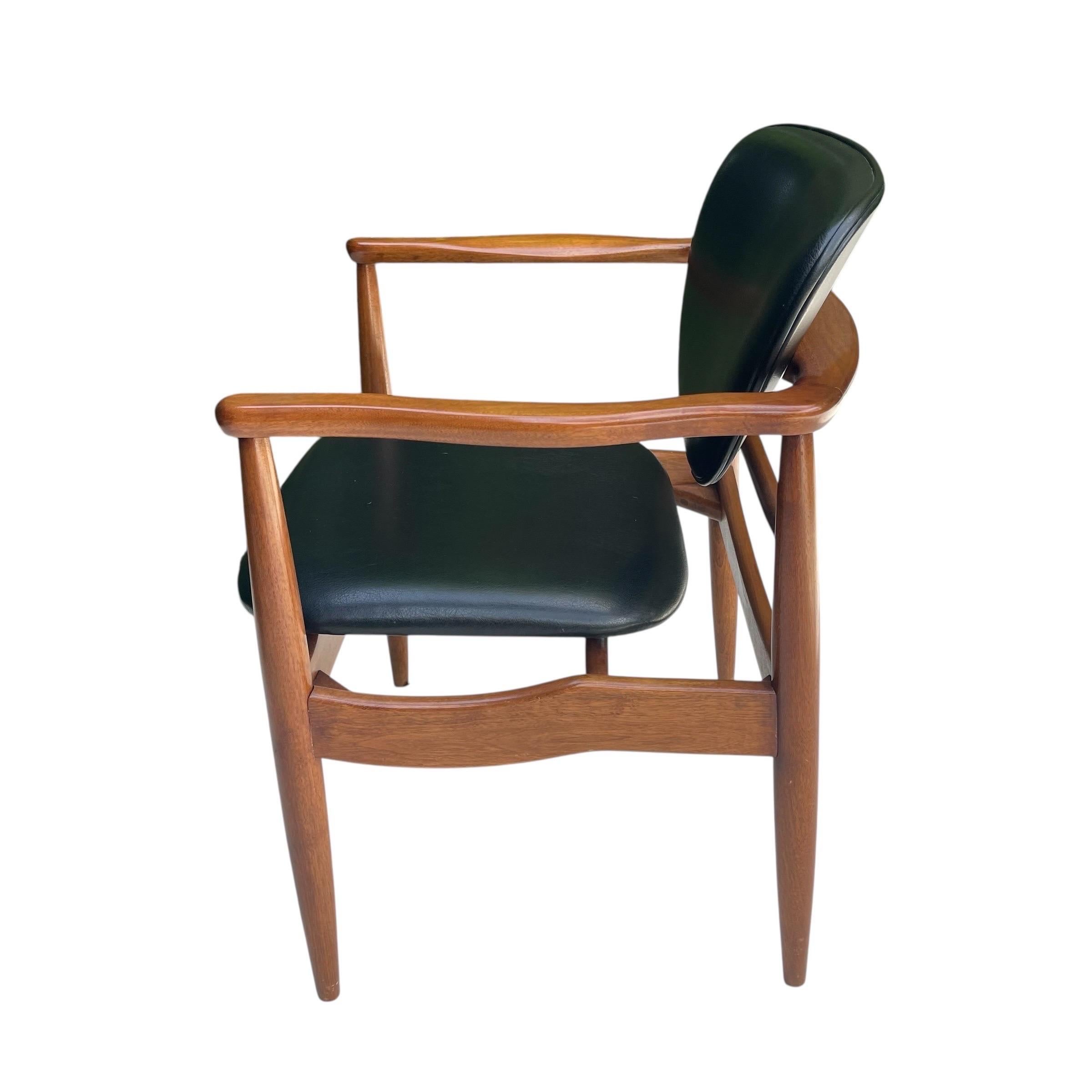 20th Century Set of 4 Finn Juhl Attributed Mid Century Walnut Dining Chairs, Denmark, 1950s For Sale