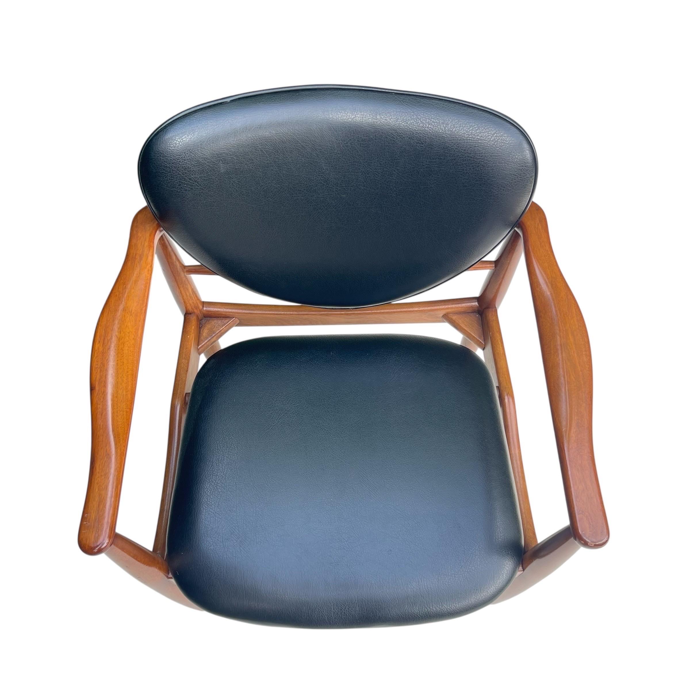 Set of 4 Finn Juhl Attributed Mid Century Walnut Dining Chairs, Denmark, 1950s For Sale 5