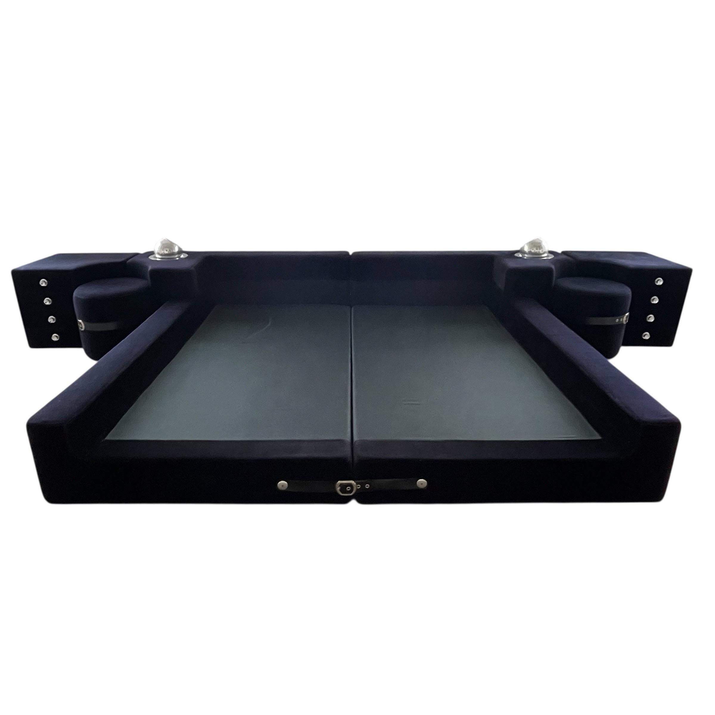 Polished Guido Faleschini Tucromo Velvet King Size Bed by i4 Mariani, Italy, 1970s For Sale