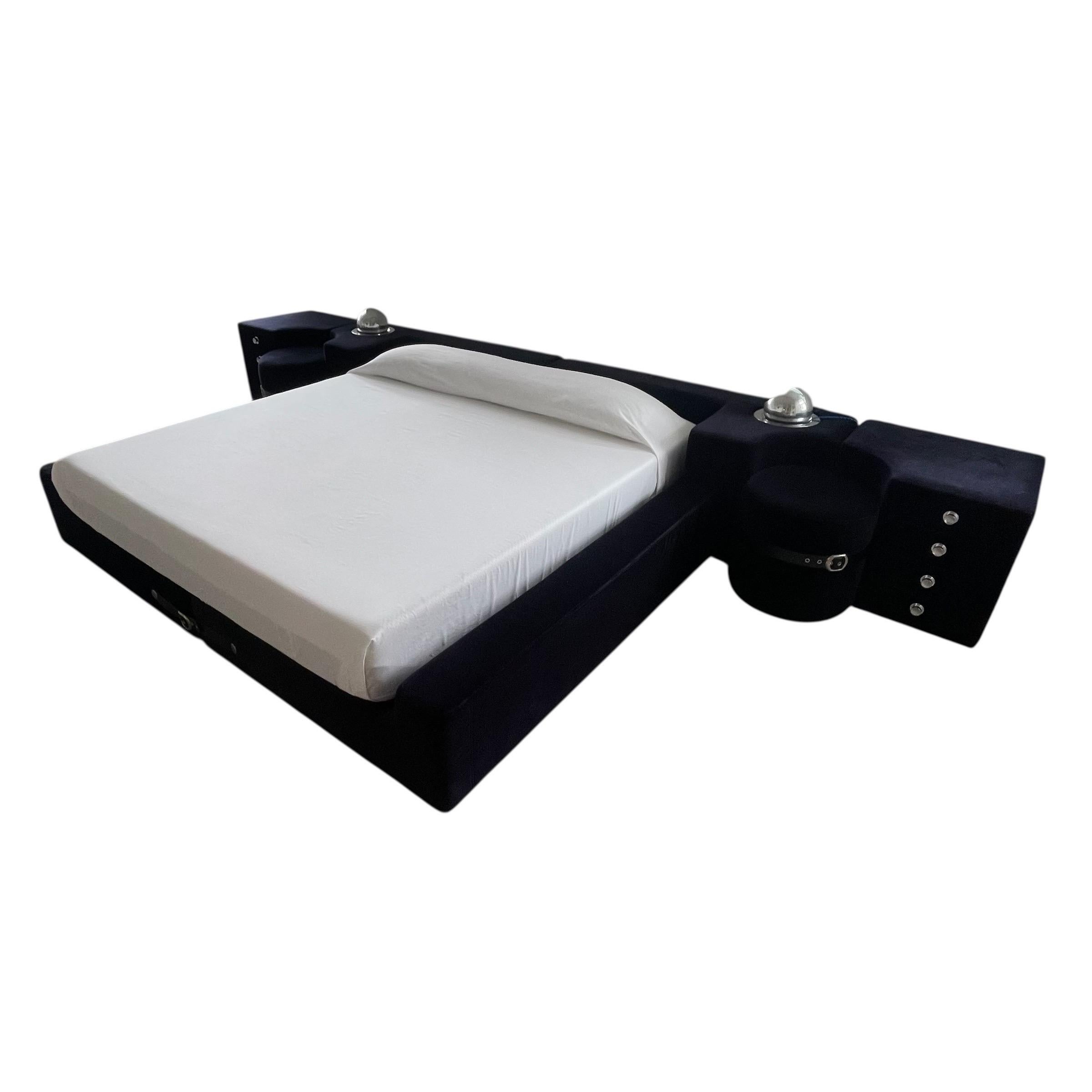 Mid-Century Modern Guido Faleschini Tucromo Velvet King Size Bed by i4 Mariani, Italy, 1970s For Sale