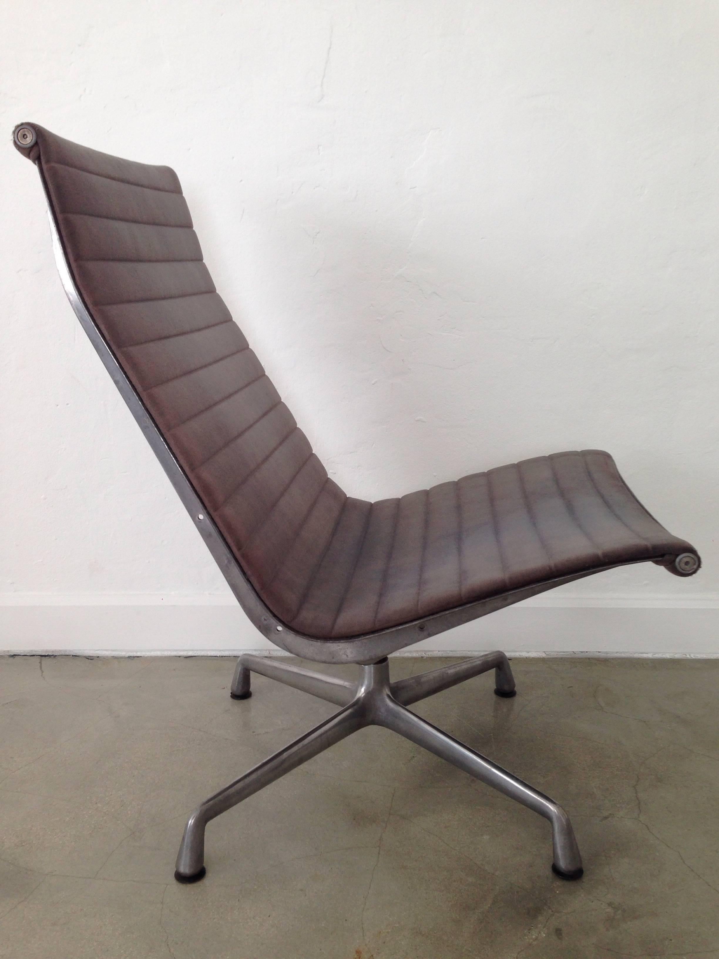 Mid-Century Modern Eames EA33 Aluminium Group Lounge Chair for Herman Miller