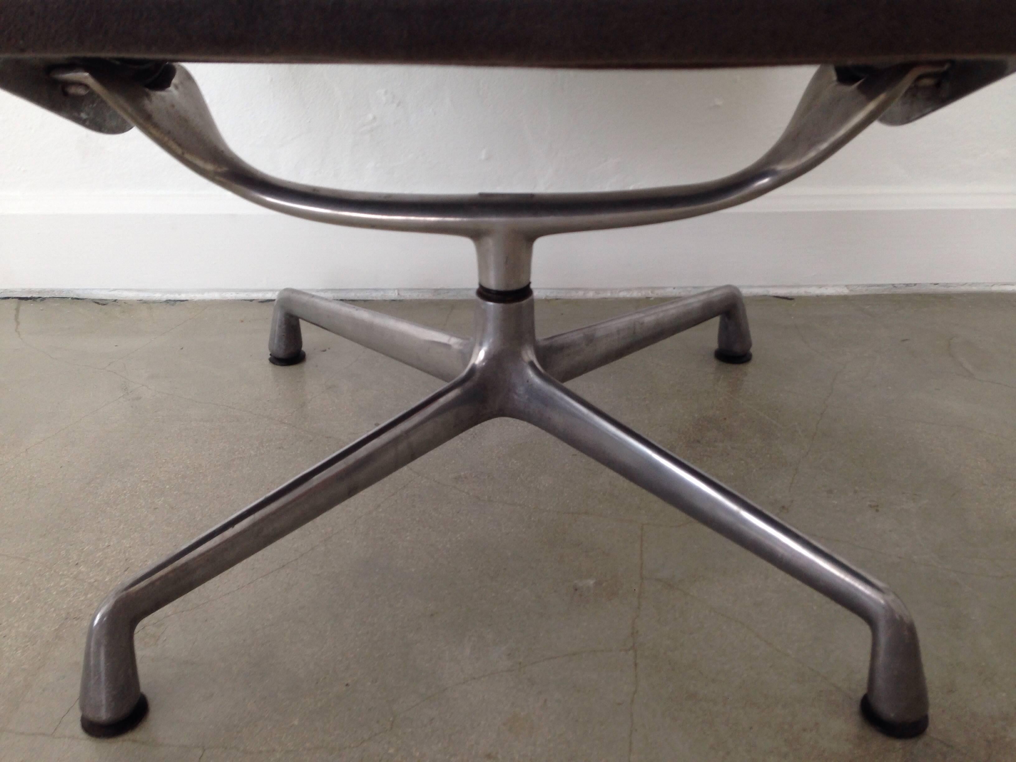 Aluminum Eames EA33 Aluminium Group Lounge Chair for Herman Miller