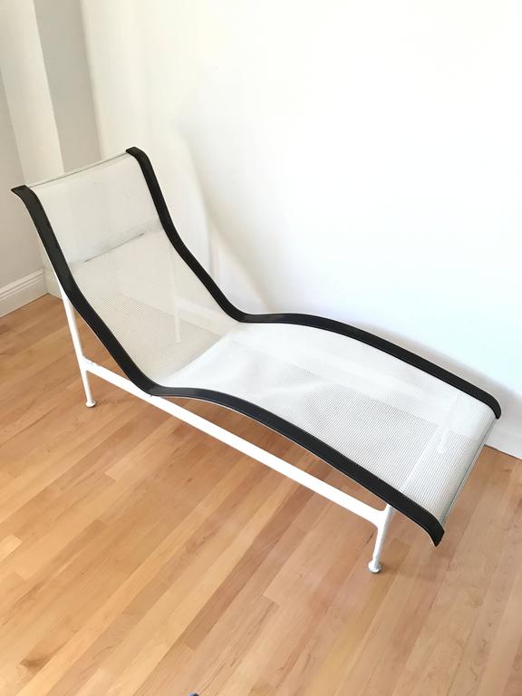 Richard Schultz "Leisure Collection" Chaise Lounge for Knoll at 1stDibs