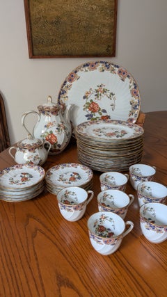 Bernardaud Limoges “Singapour” 31-Piece Porcelain Dinner and Tea Service, France