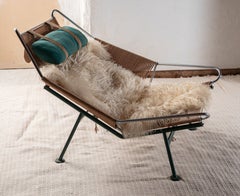 HANS WEGNER FLAG HALYARD LOUNGE CHAIR -green frame & headrest-cream sheepskin