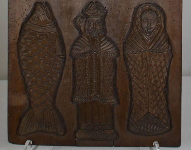 Wooden Gingerbread Mold For Sale at 1stdibs