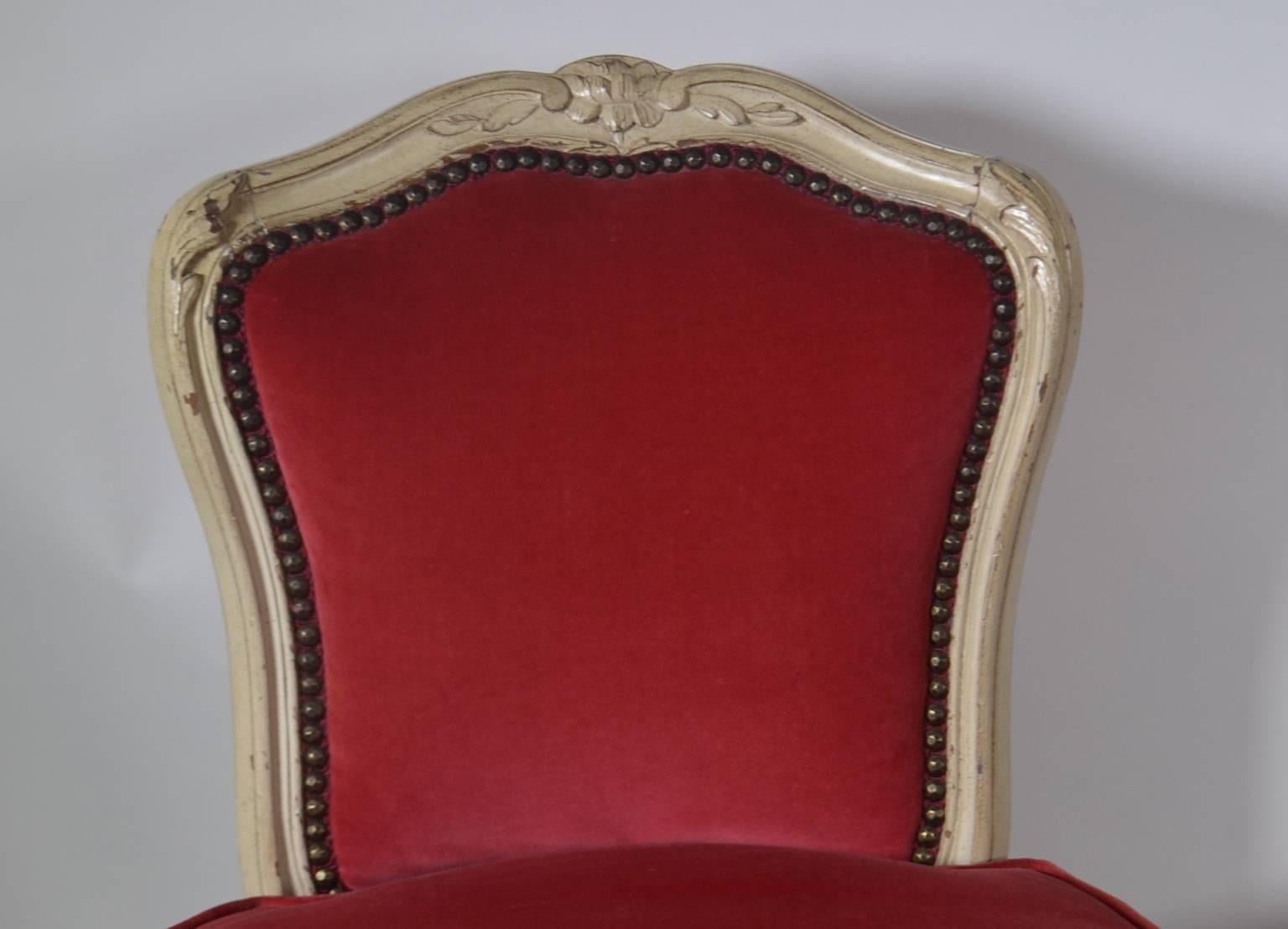 Pair of Louis XV-Style Carved Chairs In Good Condition For Sale In Vista, CA