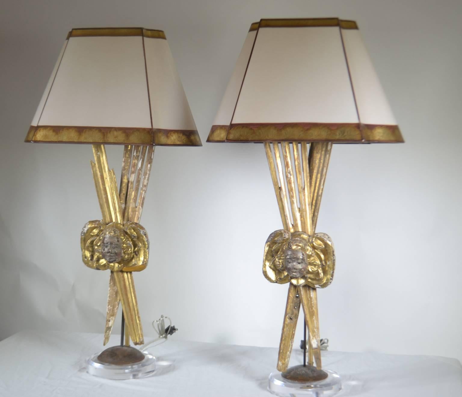 Pair of Italian 18th Century Giltwood Lamps In Good Condition For Sale In Vista, CA