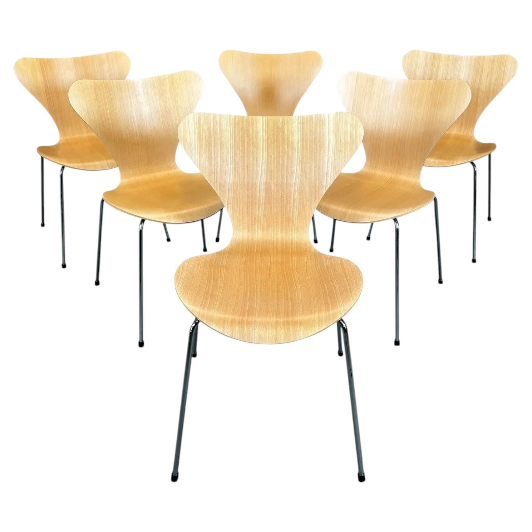 Set of Six Danish Mid Century "Series 7" Dining Chairs by Arne Jacobsen For Sale