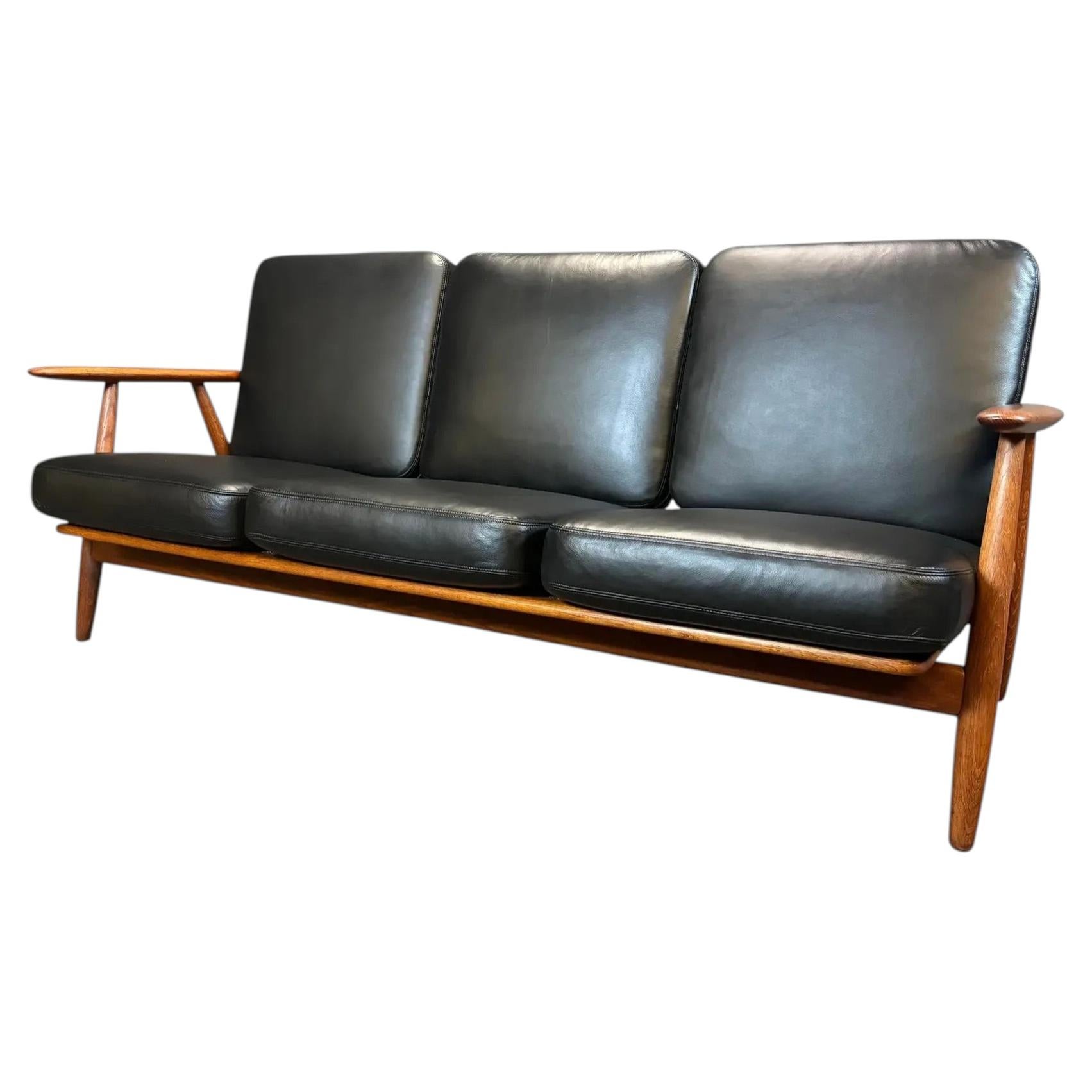 Sofa Cigar Ge-240 danois moderne du milieu du siècle dernier par Hans Wagner pour Getama en vente