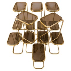lot de 14 tables d'appoint gigognes en laiton et verre fumé – Années 1970