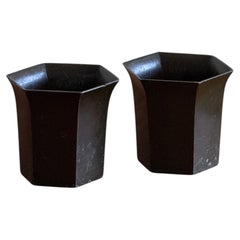 Paire de vases « Disko » en métal de style Art déco signés Just Andersen, modèle D23, Danemark, années 1920