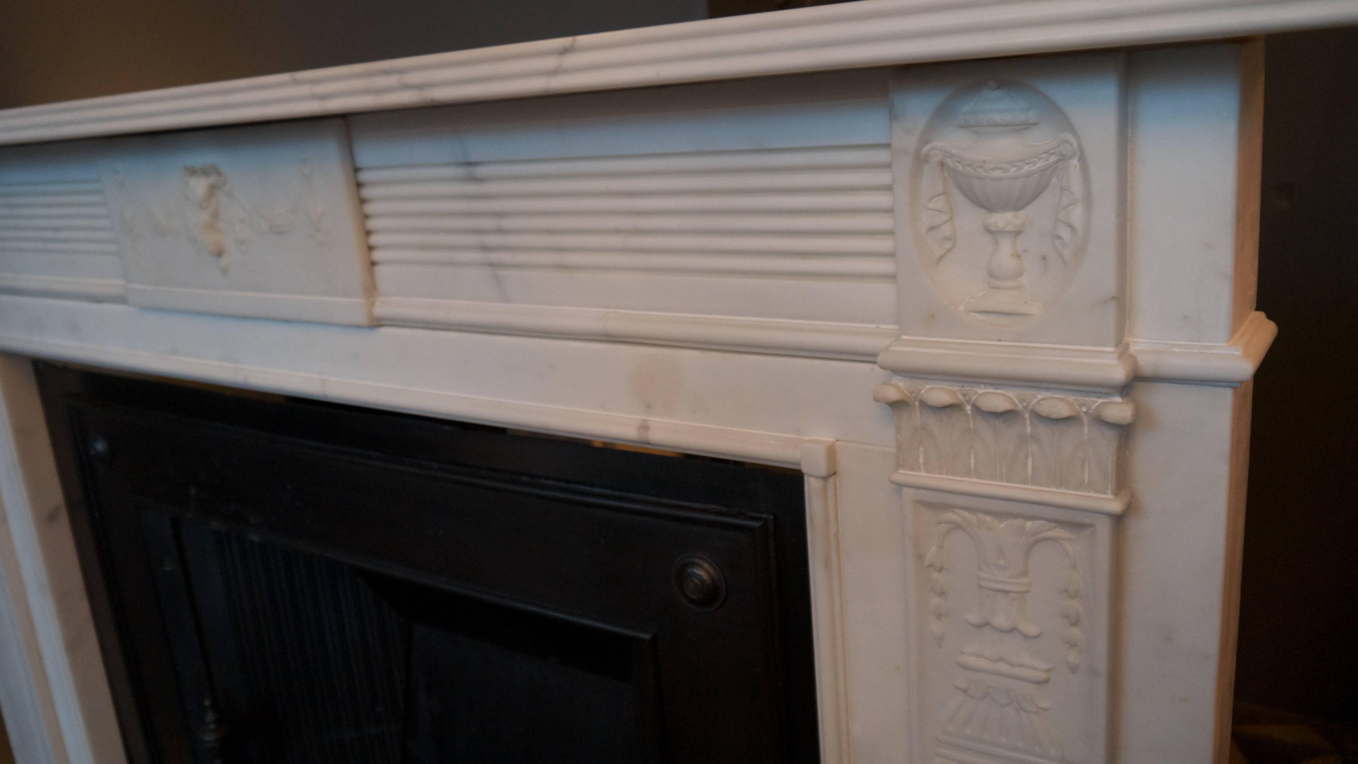 Irish antique Georgian Statuary White Marble Fireplace mantel piece In Good Condition In London, GB