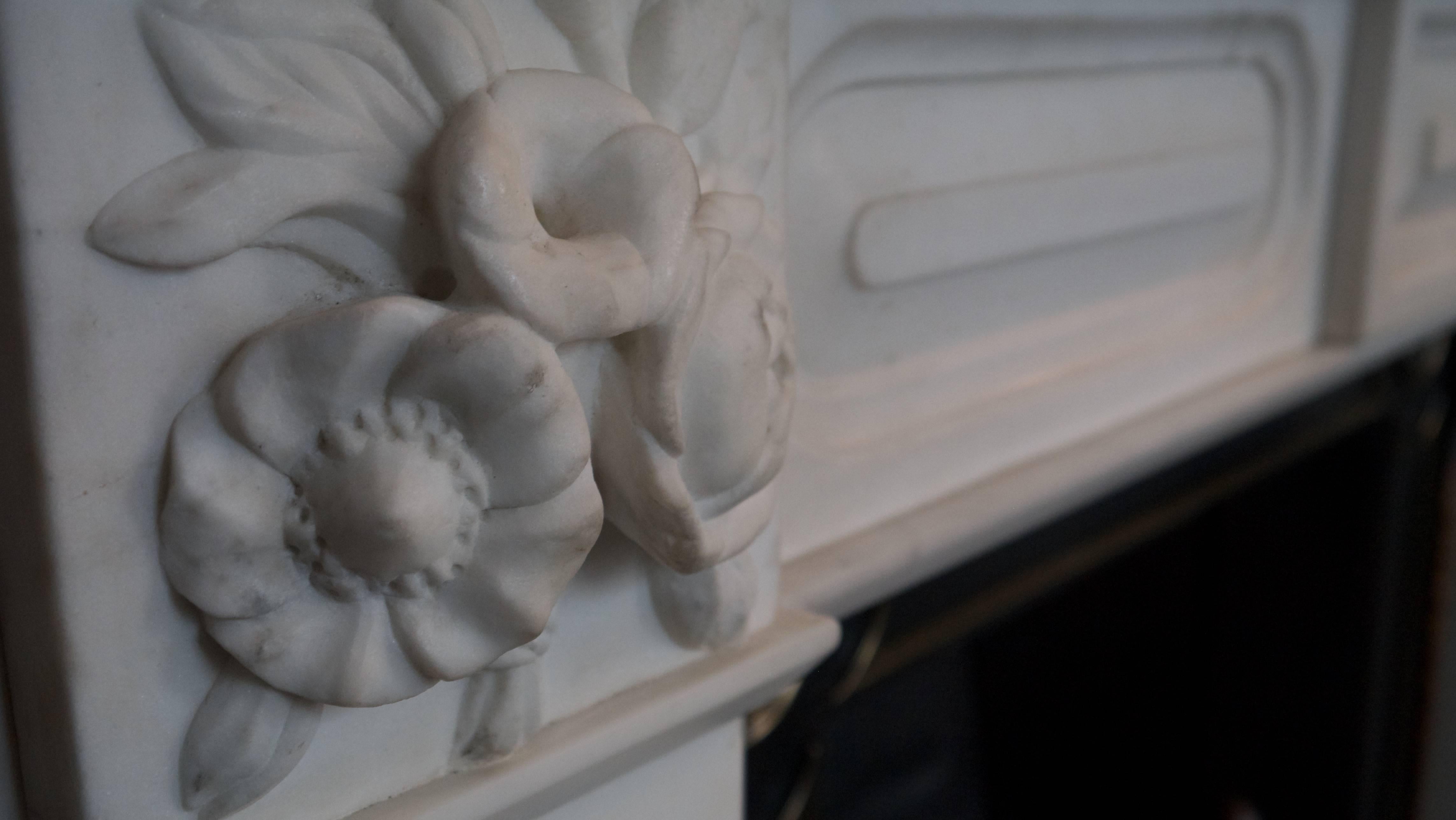 Antique Regency Statuary White Marble Fireplace In Good Condition For Sale In London, GB
