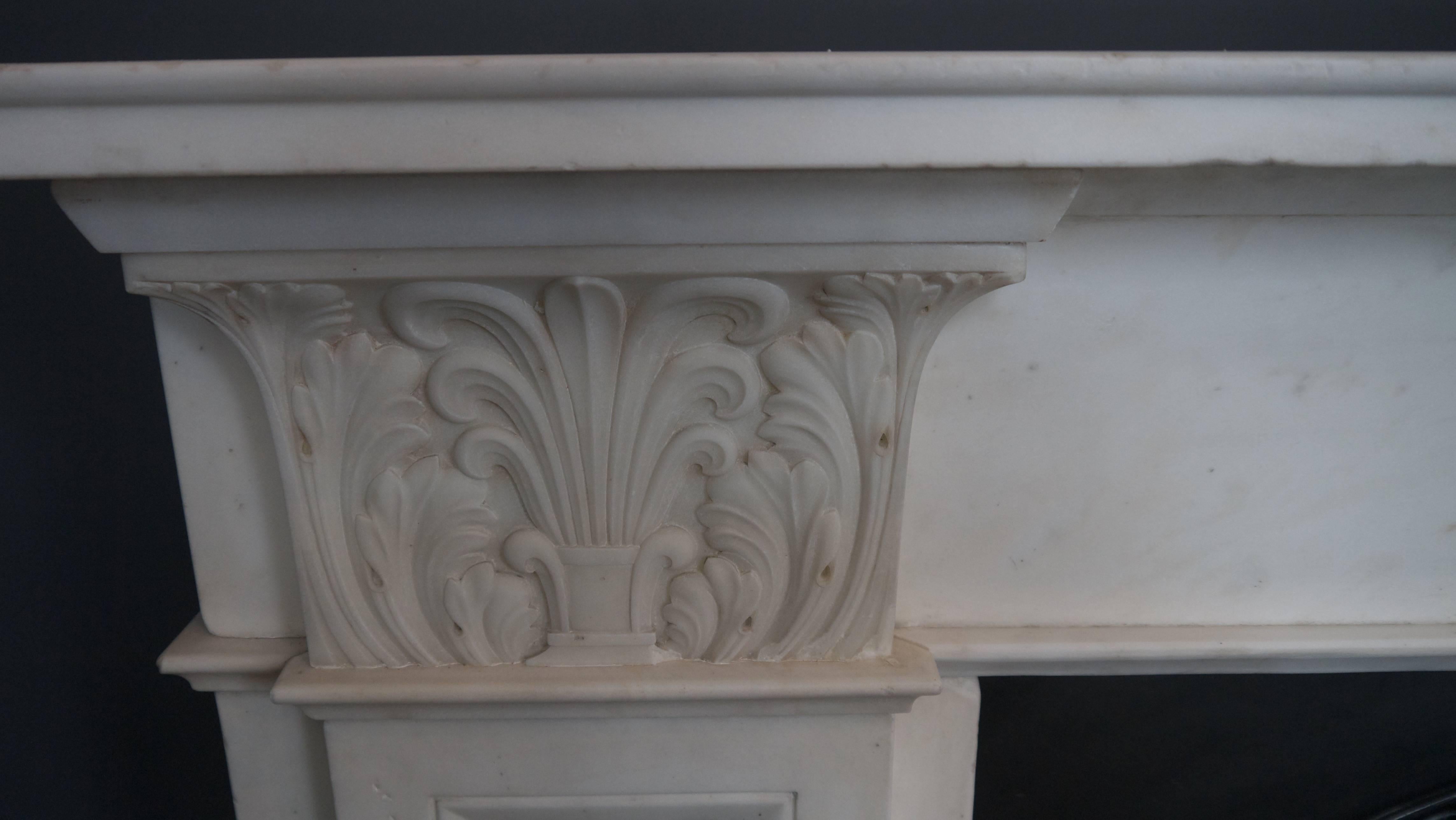 Original William IV Statuary White Marble Surround In Good Condition For Sale In London, GB