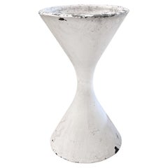 Willy Guhl Diablo Planter - Mid-Century Modern Cast Concrete Design