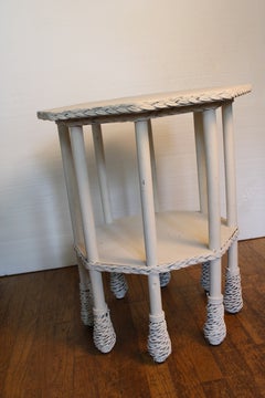 Rare 8-legged American Wicker Side table, Bar Harbor Pineapple feet + 2 shelves