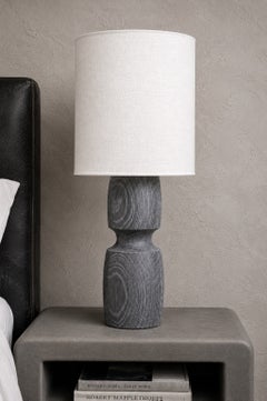 Lampe aus gedrechseltem Holz mit Ceruse-Oberfläche von Andrew Morris Design