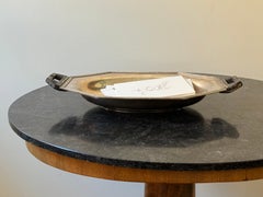 Plat de service Art déco français en métal argenté avec poignées en bois ébénisé, années 1930