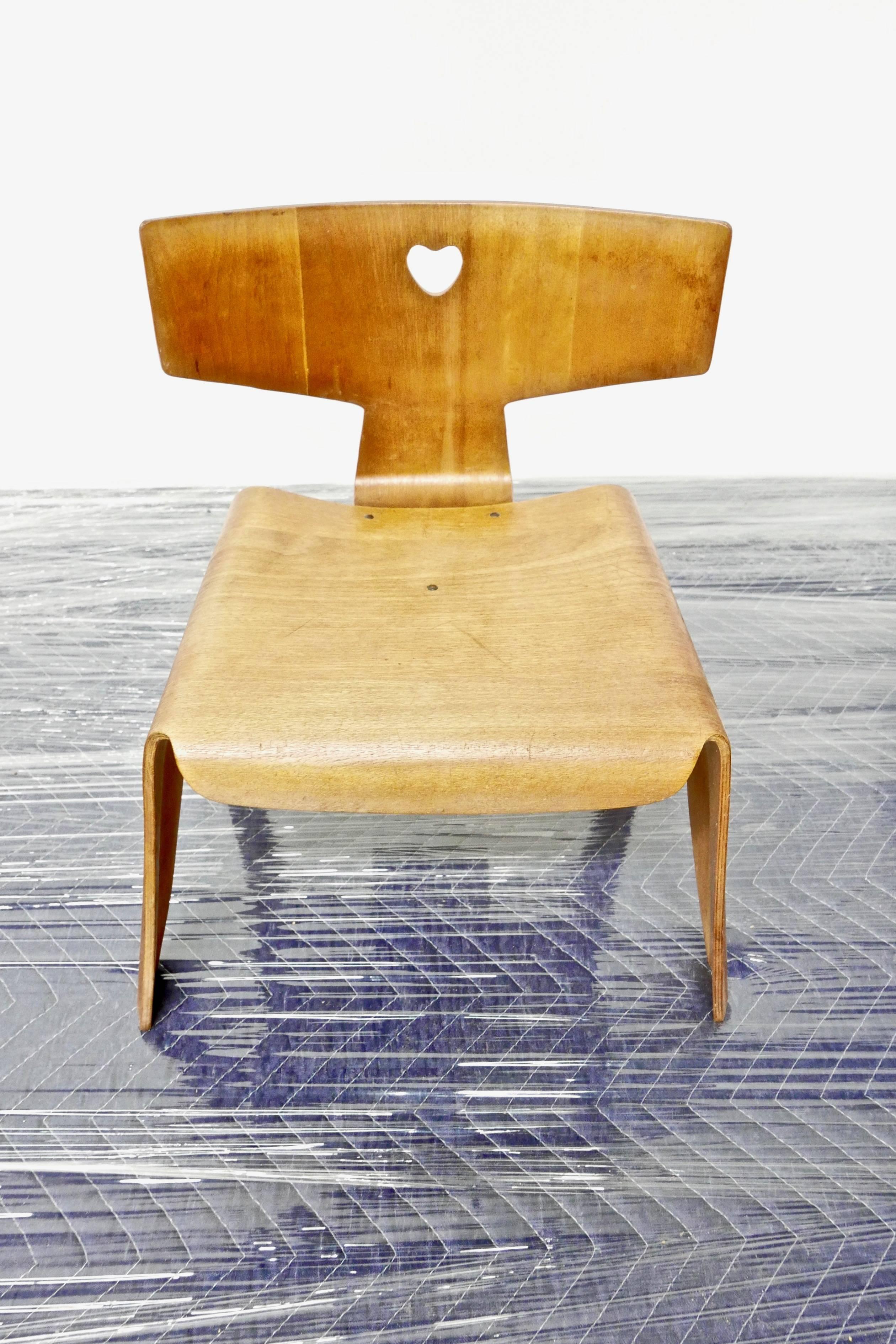 Charles and Ray Eames Childs Chair For Sale 2