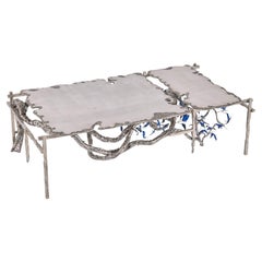 Table basse sculpturale en acier inoxydable et cuivre émaillé, signée Michael Gittings