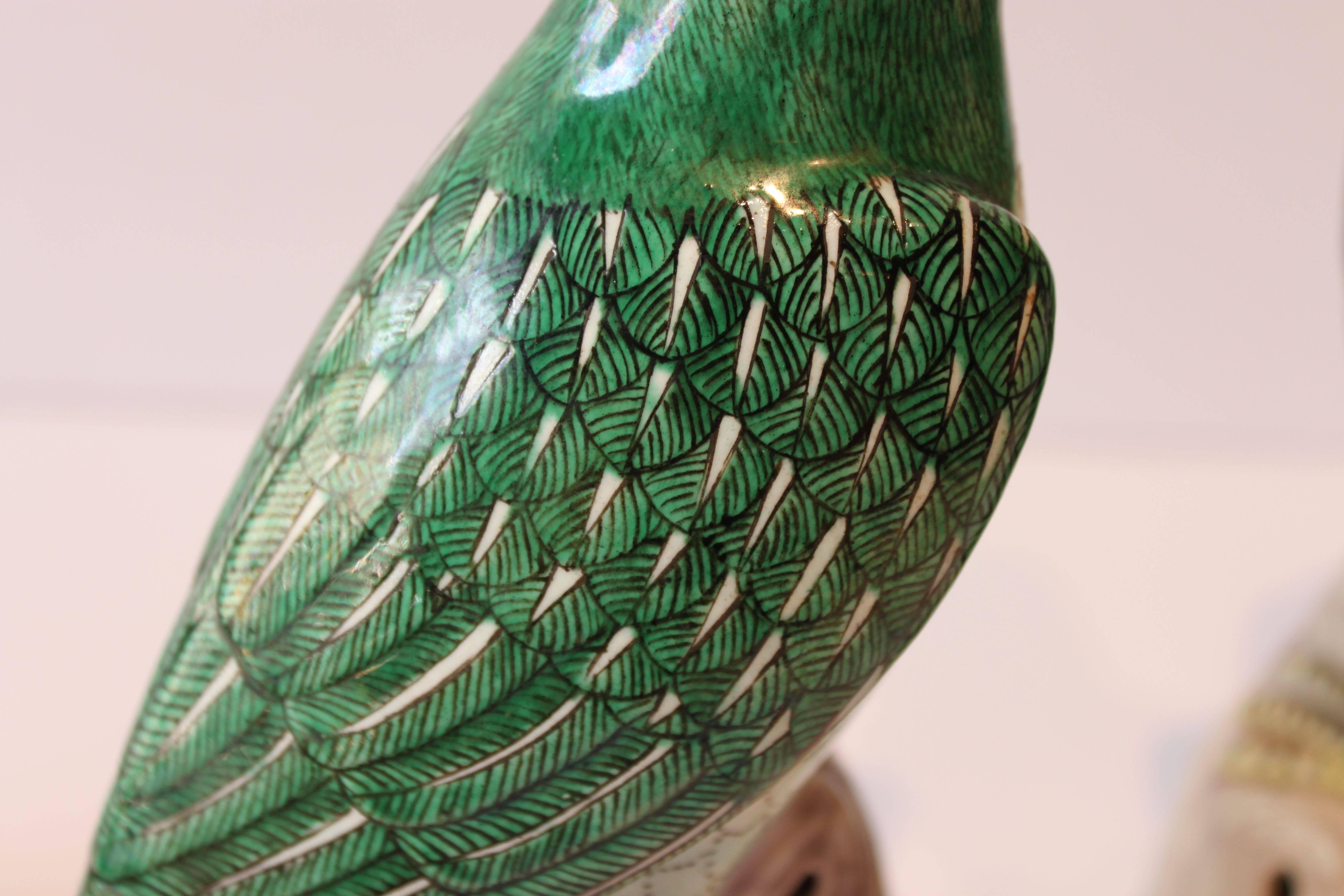 Pair of Chinese Export Famille Verte Green Hand-Painted Ceramic Parrots In Good Condition In San Antonio, TX