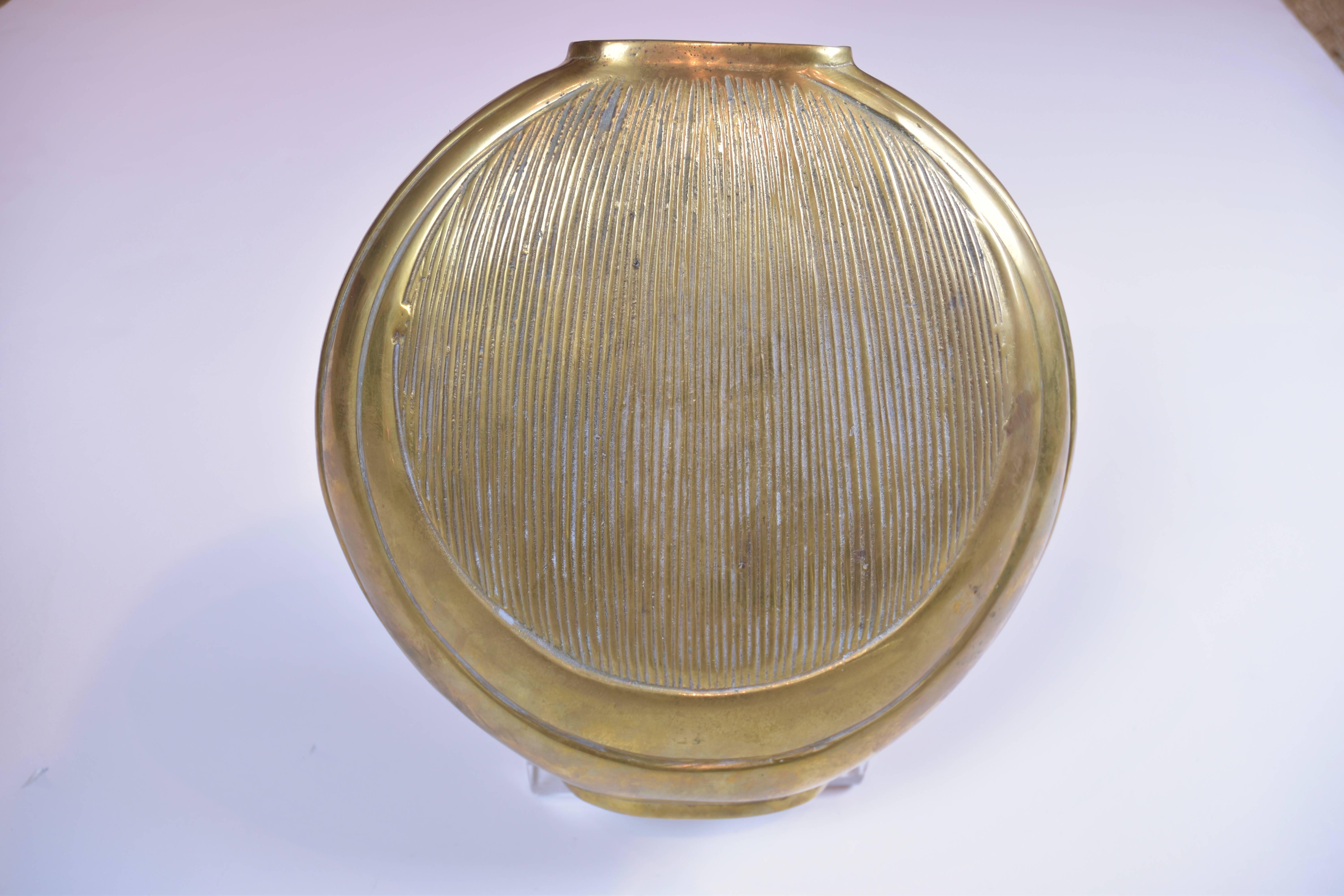 Contemporary Circular Brass Vase In Excellent Condition For Sale In San Antonio, TX