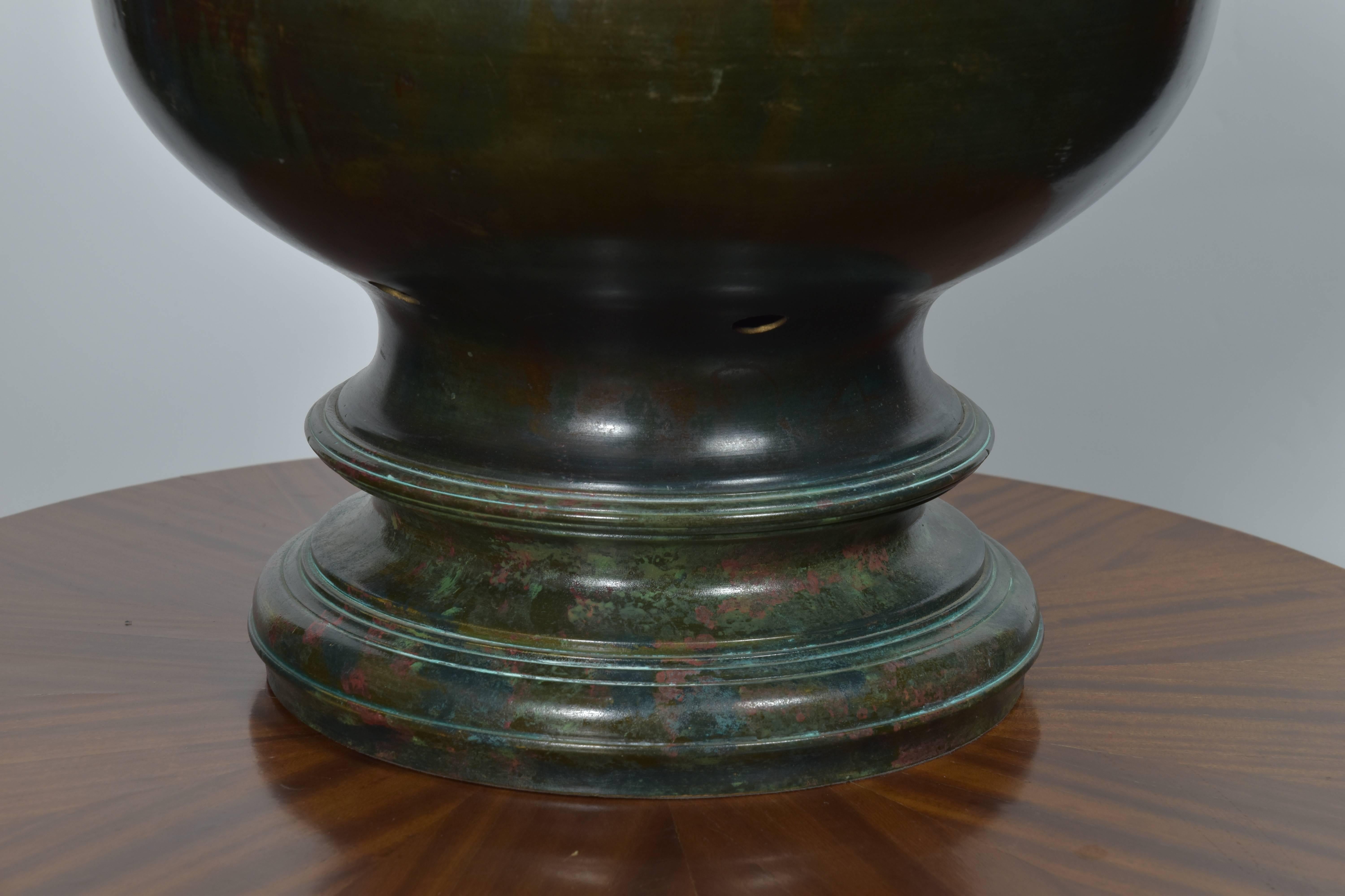 Vintage Urn Form Bronze Lamp For Sale 1