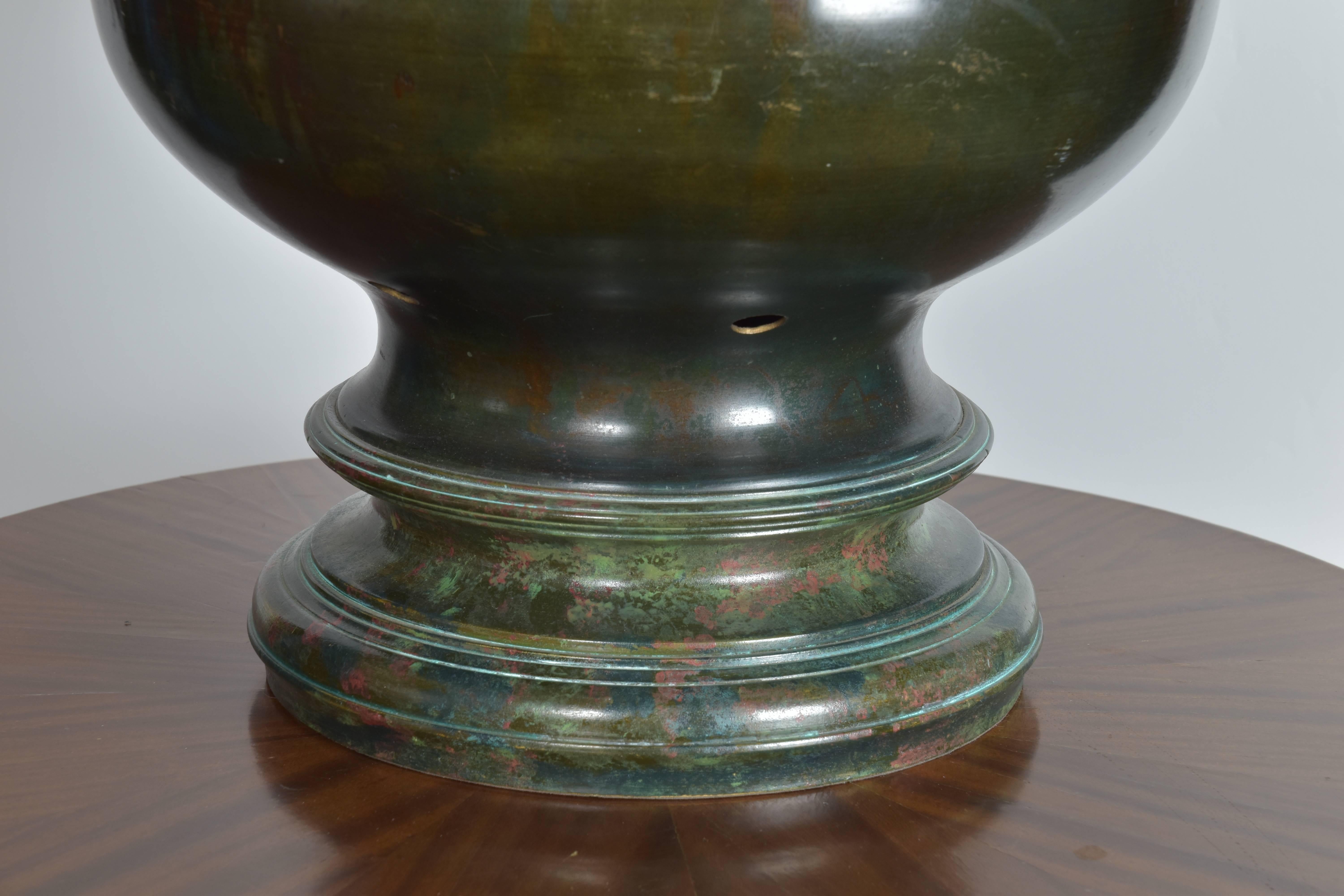 Vintage Urn Form Bronze Lamp For Sale 2
