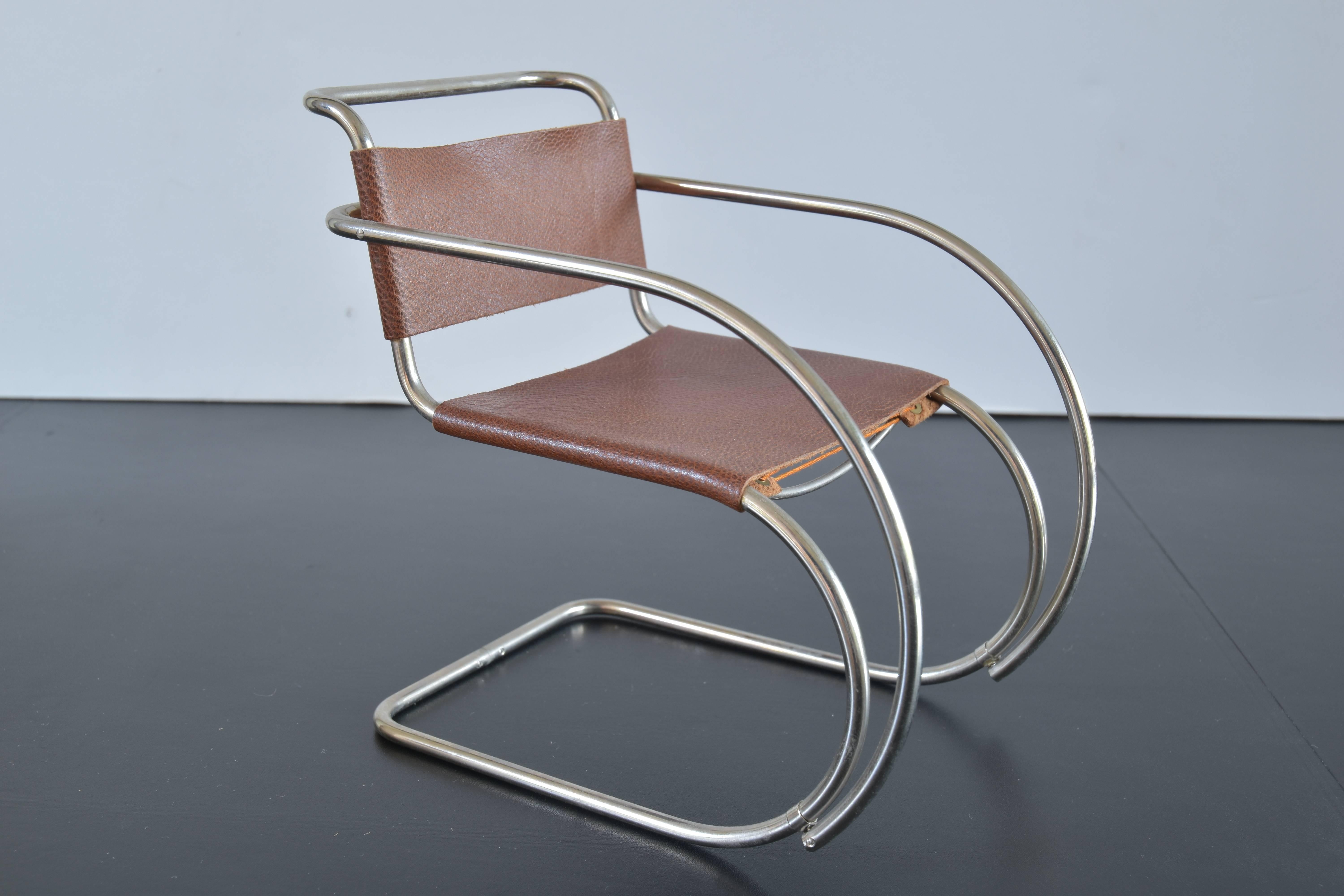 Miniature Ludwig Mies van der Rohe MR 20 Chair 2