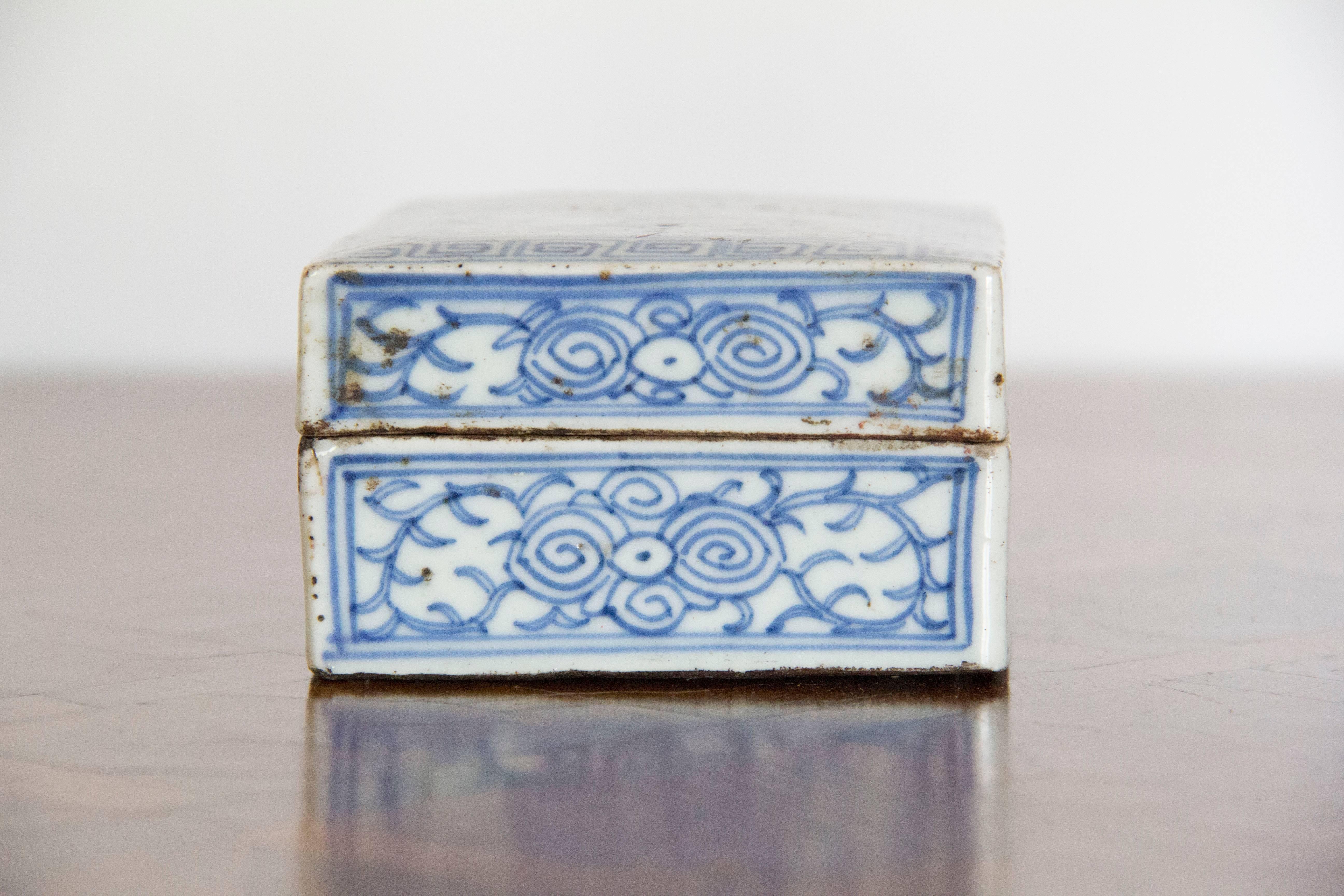 20th Century Pair of Blue and White Painted Chinese Porcelain Lidded Boxes