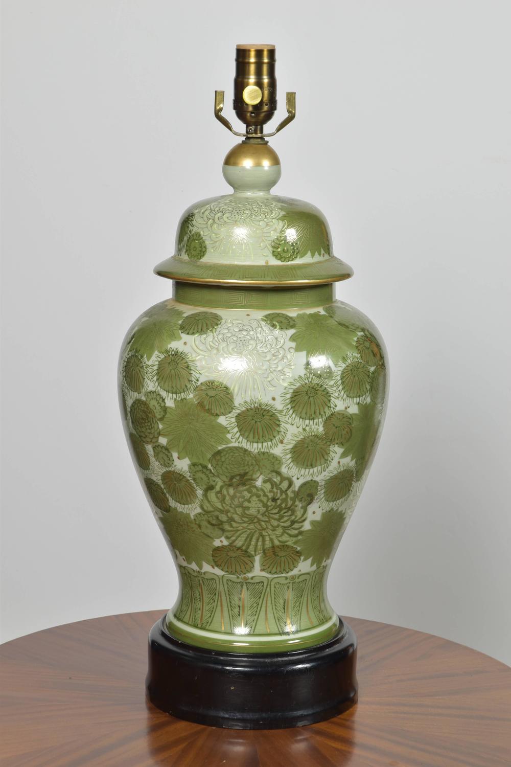 Vintage Japanese Kutani Lamp For Sale at 1stdibs